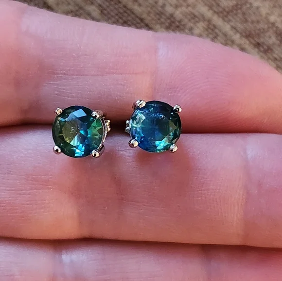 Elegant Teal Sapphire Studs 6mm Silver Earrings S925 - Picture 1 of 5